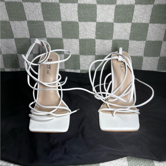 Women’s Strappy Heels - Picture 1 of 2